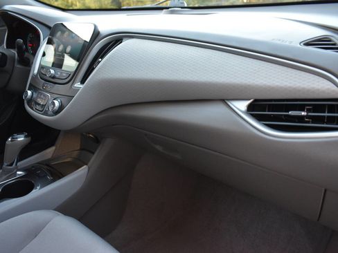 Used 2020 Chevrolet Malibu LS image 19