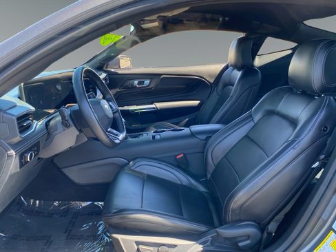 Used 2025 Ford Mustang Premium RWD image 9