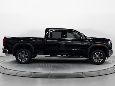 Used 2025 GMC Sierra 2500 SLT w/ SLT Convenience Package AWD/4WD image 2