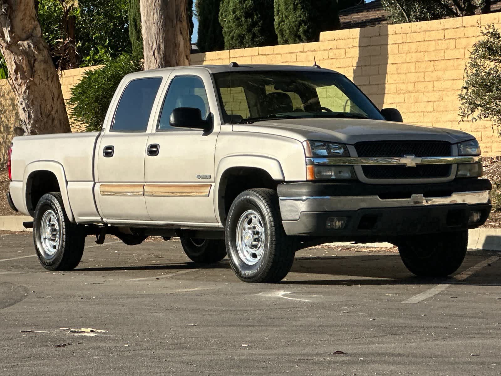 Used 2004 Chevrolet Silverado 2500 LT RWD image 9