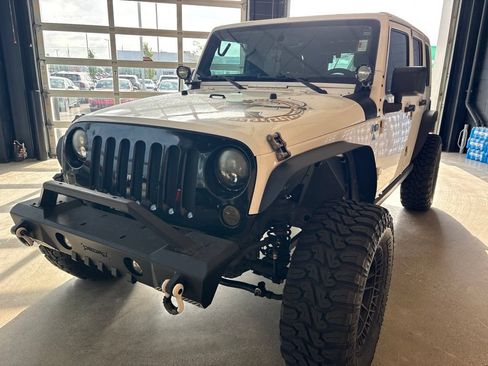 Used 2011 Jeep Wrangler Unlimited Sahara w/ Mopar Chrome Edition Group AWD/4WD image 6