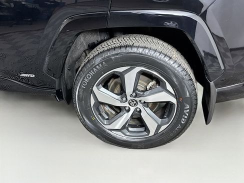Used 2023 Toyota RAV4 SE w/ Weather & Moonroof Package AWD/4WD image 18
