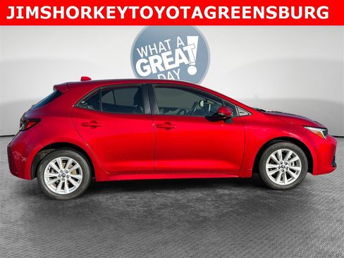 Used 2023 Toyota Corolla SE image 2