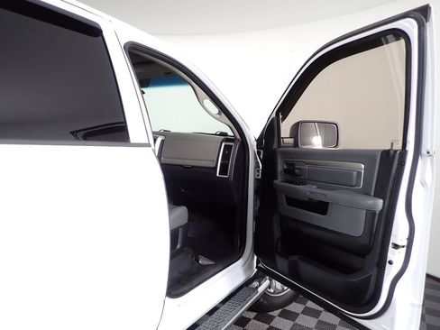 Used 2011 RAM 2500 ST w/ ST Popular Equipment Group AWD/4WD image 31