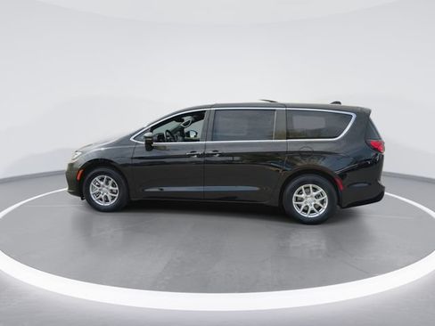 New 2026 Chrysler Pacifica Select FWD image 5