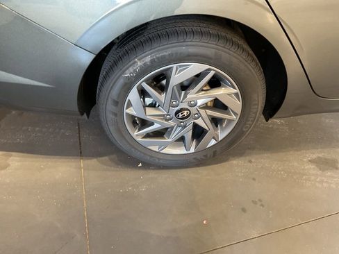New 2026 Hyundai Elantra Hybrid FWD image 18