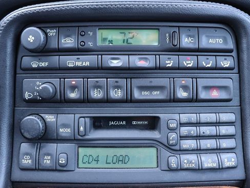 Used 2004 Jaguar XK8 Convertible image 27