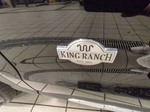 Used 2022 Ford Explorer King Ranch w/ Premium Technology Package image 35