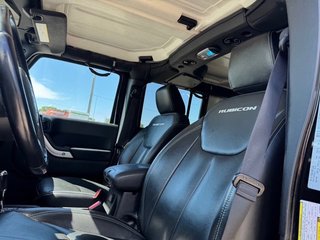 Used 2016 Jeep Wrangler Unlimited Rubicon w/ Dual Top Group AWD/4WD image 6