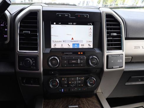 Used 2018 Ford F250 Lariat w/ Lariat Value Package AWD/4WD image 12