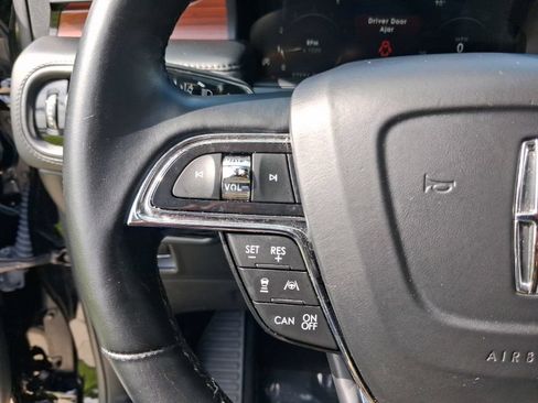Used 2023 Lincoln Nautilus Reserve FWD image 19