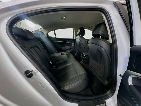 Certified 2025 Genesis G70 2.5T image 28