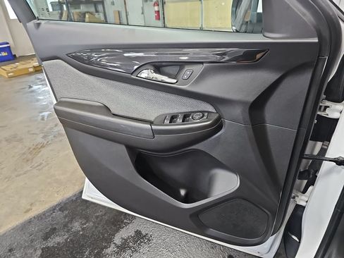 Used 2025 Chevrolet TrailBlazer LT AWD/4WD image 26