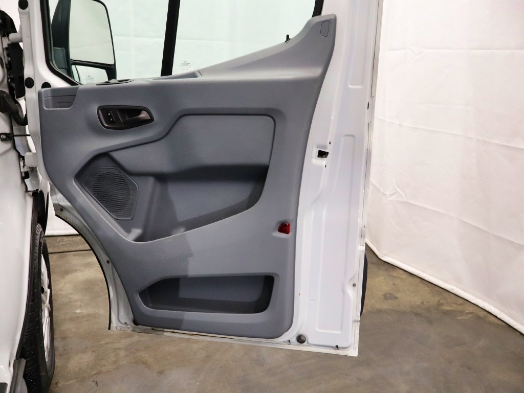 Used 2015 Ford Transit 250 148 Medium Roof RWD image 33
