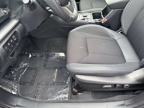 Used 2023 Subaru Forester Premium AWD/4WD image 31