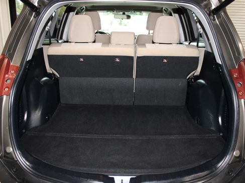 Used 2015 Toyota RAV4 XLE FWD image 32