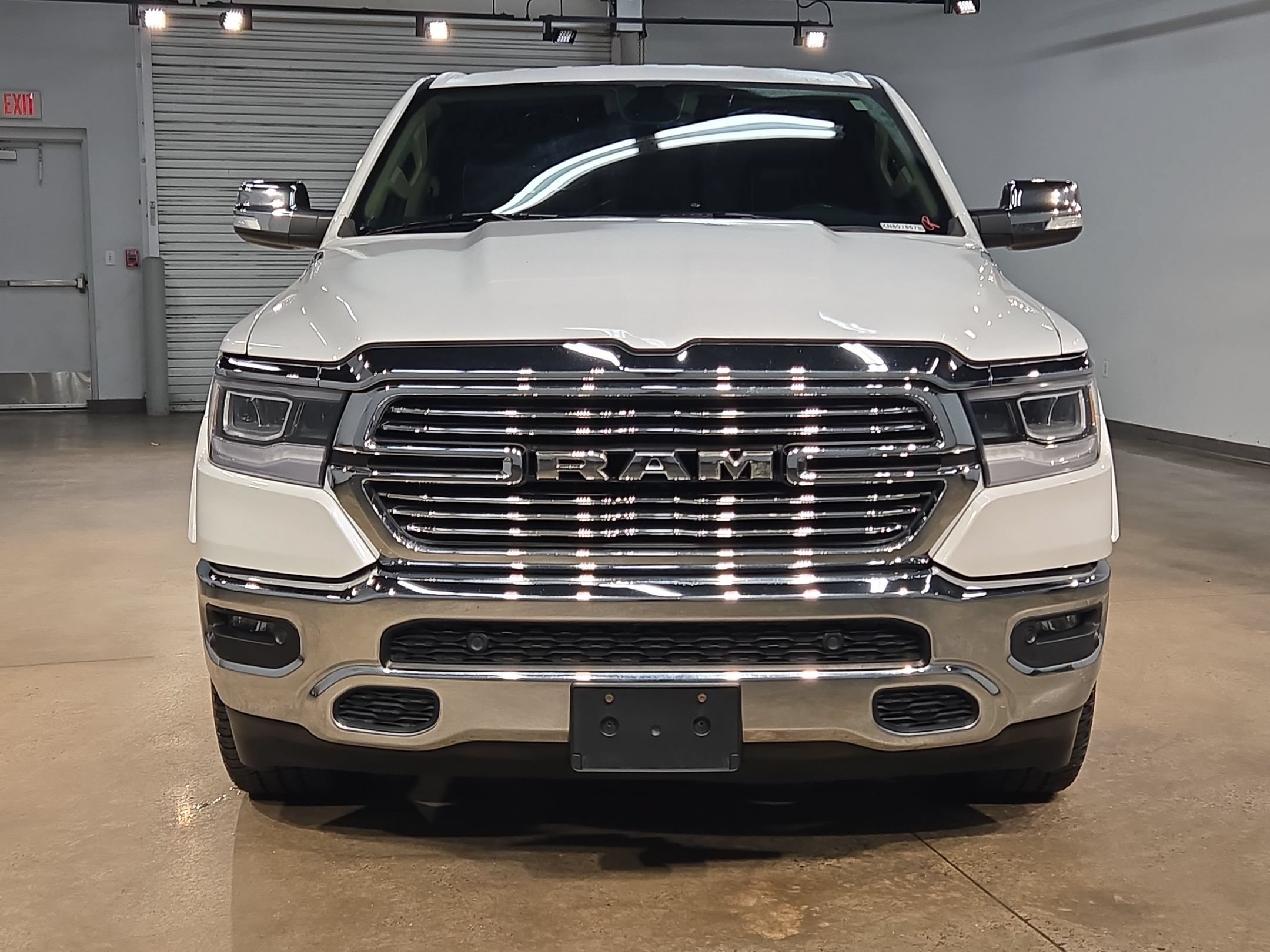 Used 2019 RAM 1500 Laramie AWD/4WD image 2