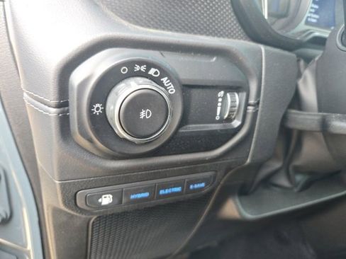 Used 2025 Jeep Wrangler Unlimited Rubicon 4xe w/ Convenience Group AWD/4WD image 12