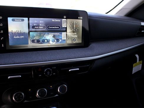 New 2025 Nissan Kicks SV w/ Interior Electronics Package image 16