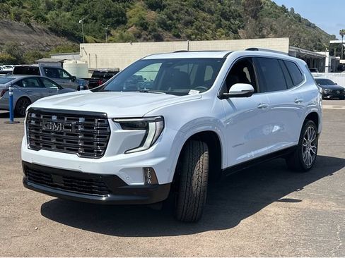 New 2026 GMC Acadia Denali Ultimate w/ LPO, Floor Liner Package AWD/4WD image 10