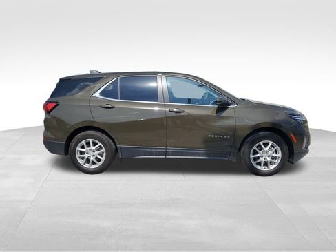 Used 2023 Chevrolet Equinox LT FWD image 3