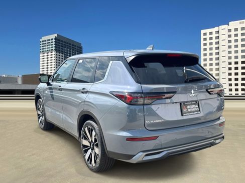 New 2026 Mitsubishi Outlander SEL FWD image 3