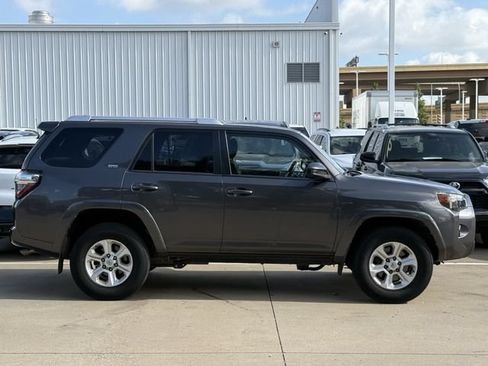 Used 2014 Toyota 4Runner SR5 RWD image 3