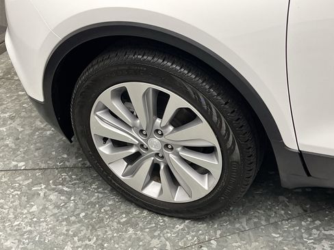 Certified 2018 Buick Encore Preferred FWD image 28