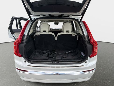 Certified 2024 Volvo XC90 T8 Plus w/ Protection Package Premier AWD/4WD image 11