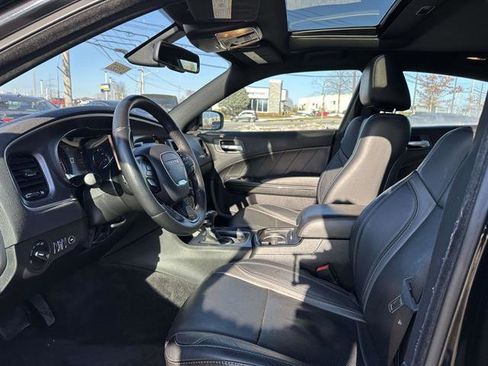 Used 2017 Dodge Charger SXT w/ Plus Group image 12