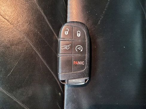 Used 2018 Jeep Grand Cherokee Limited image 32