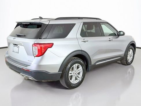 Used 2024 Ford Explorer XLT w/ Equipment Group 202A AWD/4WD image 11