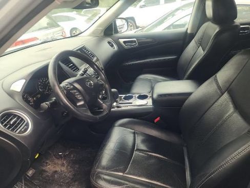 Used 2013 Nissan Pathfinder Platinum FWD image 9