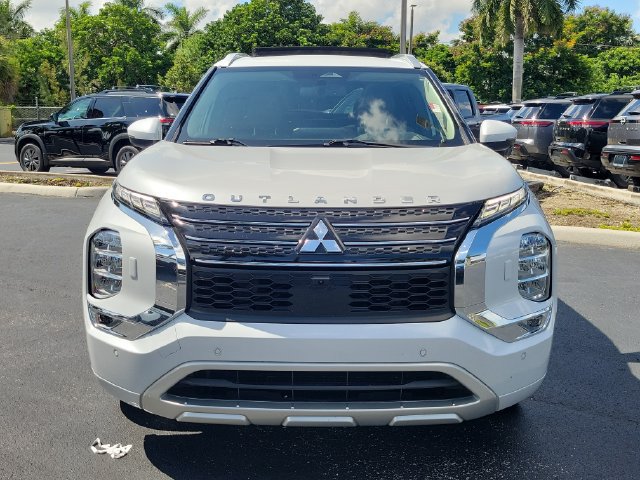 Used 2023 Mitsubishi Outlander SEL AWD/4WD image 2