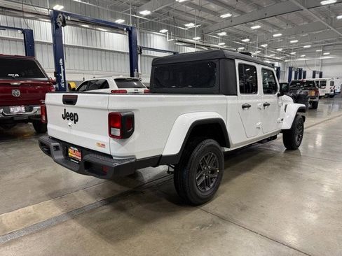 New 2026 Jeep Gladiator Sport image 3