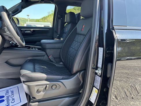 New 2025 Chevrolet Suburban Premier image 14