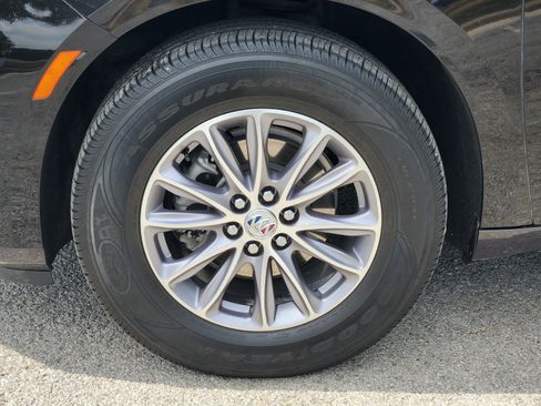 Used 2024 Buick Enclave Essence w/ Technology Package FWD image 30