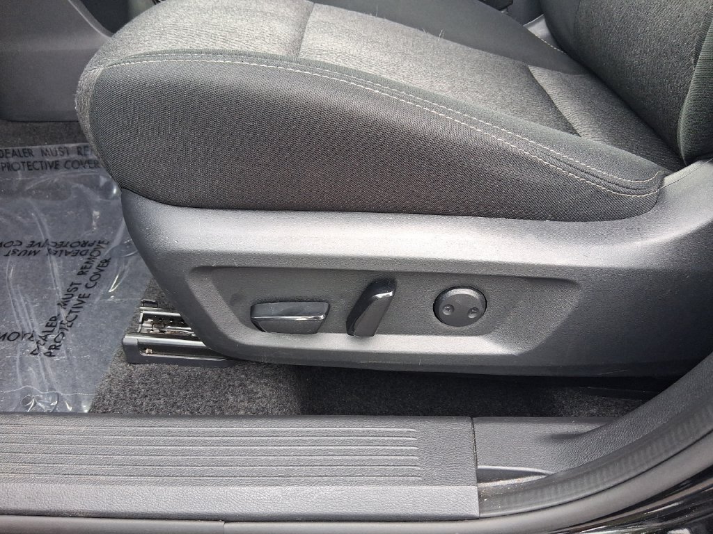 Used 2025 Nissan Rogue SV FWD image 13