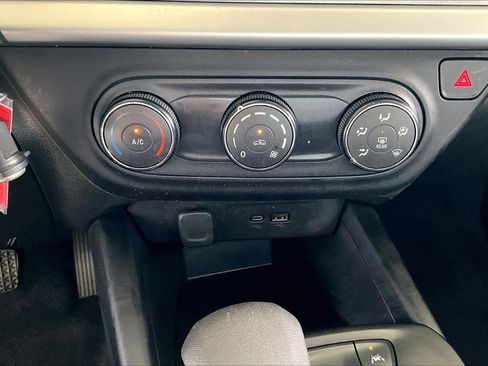 Used 2025 Chevrolet Trax LS FWD image 32