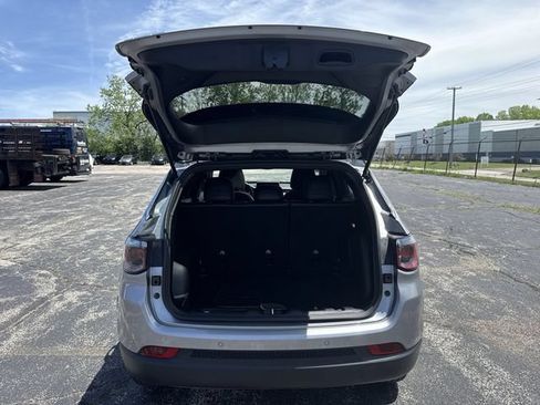 Used 2024 Jeep Compass Limited w/ Sun and Sound Group AWD/4WD image 22