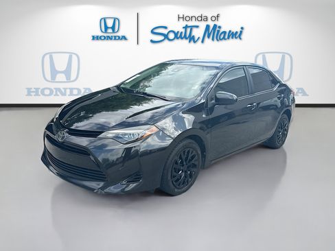 Used 2018 Toyota Corolla LE FWD image 3
