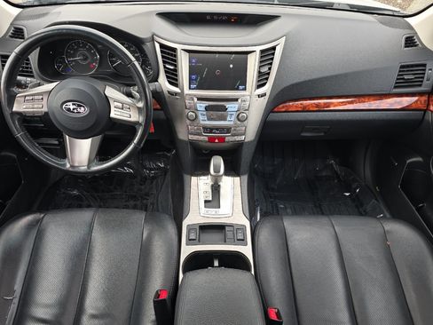 Used 2011 Subaru Outback 2.5i Limited image 13