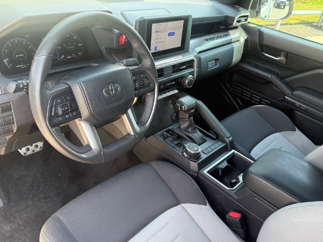 Used 2024 Toyota Tacoma TRD Sport AWD/4WD image 12
