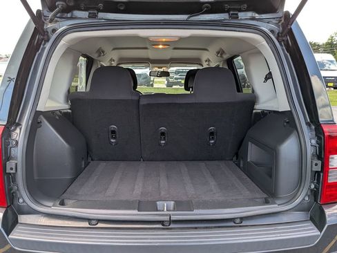 Used 2011 Jeep Patriot Latitude FWD image 20
