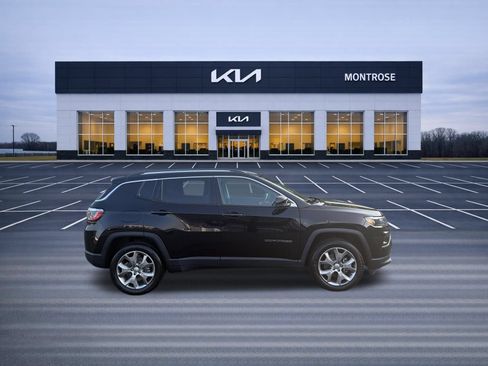 Used 2022 Jeep Compass Limited w/ Sun and Sound Group AWD/4WD image 4