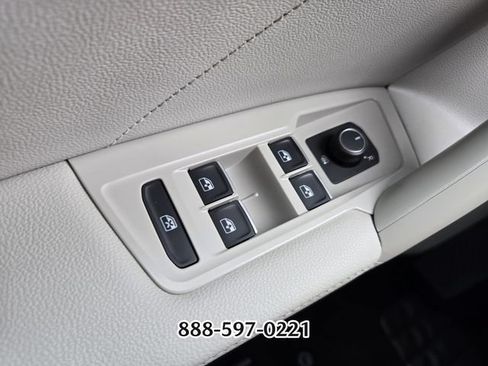 Certified 2022 Volkswagen Tiguan SE AWD/4WD image 32