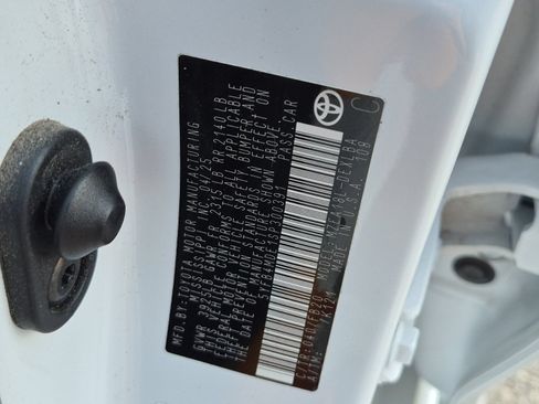 Certified 2025 Toyota Corolla LE FWD image 24
