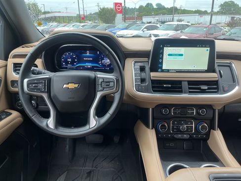 Used 2023 Chevrolet Tahoe Premier AWD/4WD image 23