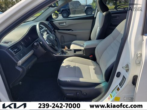 Used 2016 Toyota Camry SE w/ Moonroof Package FWD image 20