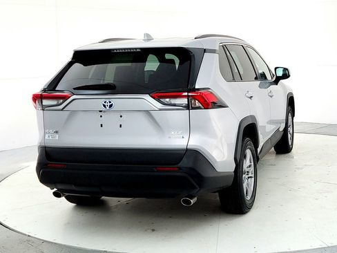Used 2022 Toyota RAV4 XLE AWD/4WD image 5
